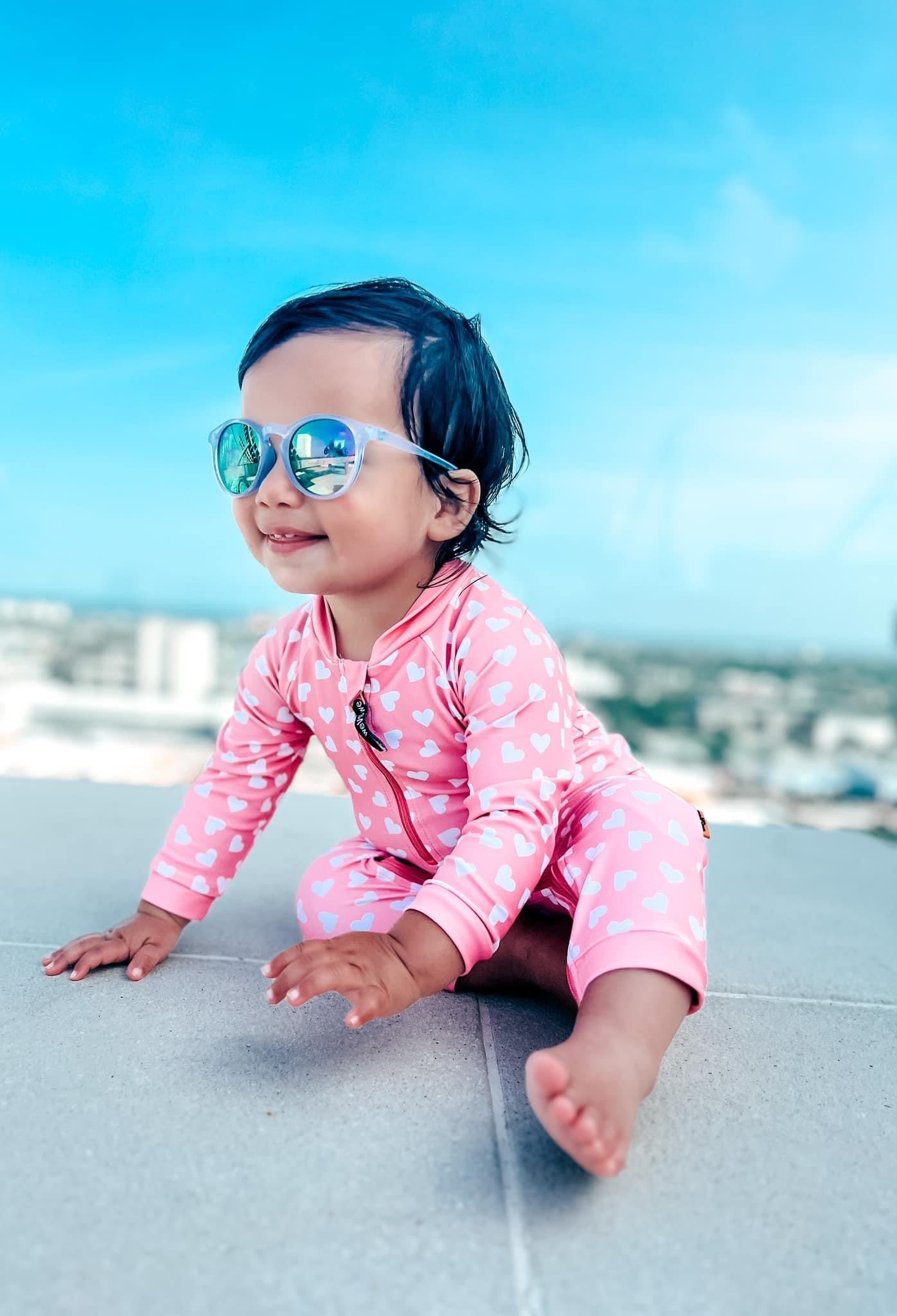 Toddler mirrored transparent round