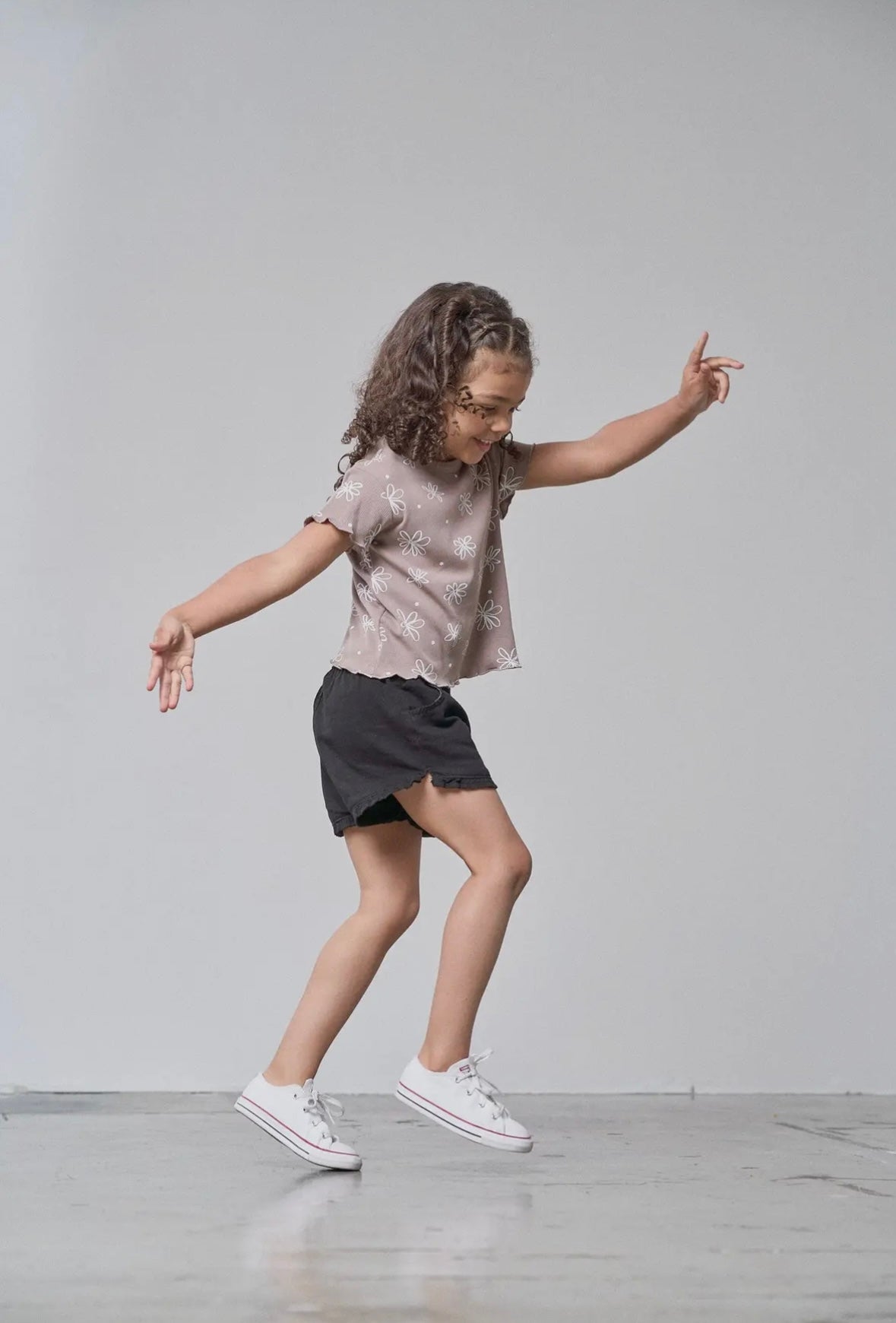 LB Floral Ribbed Lettuce Trim Tee | Mushroom