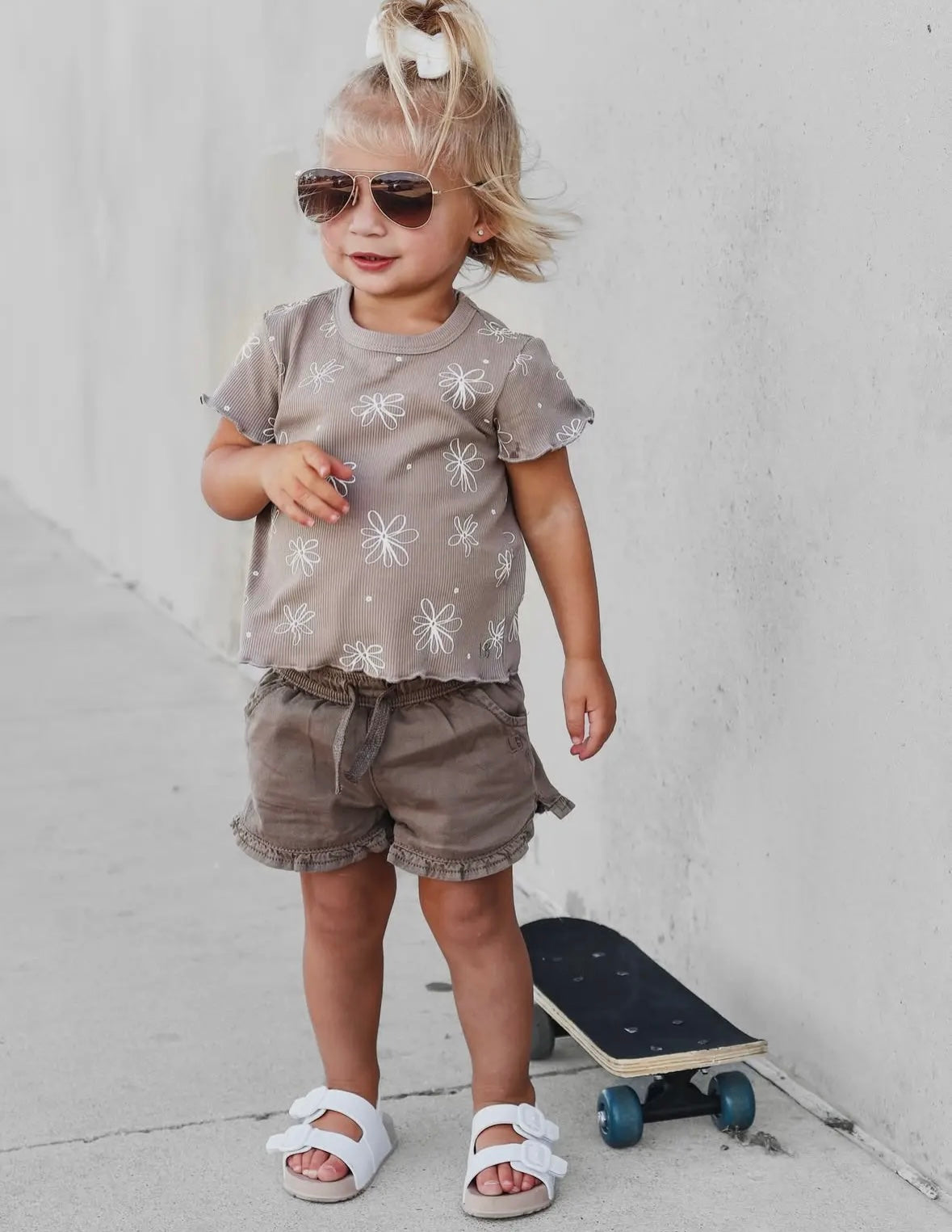 LB Floral Ribbed Lettuce Trim Tee | Mushroom