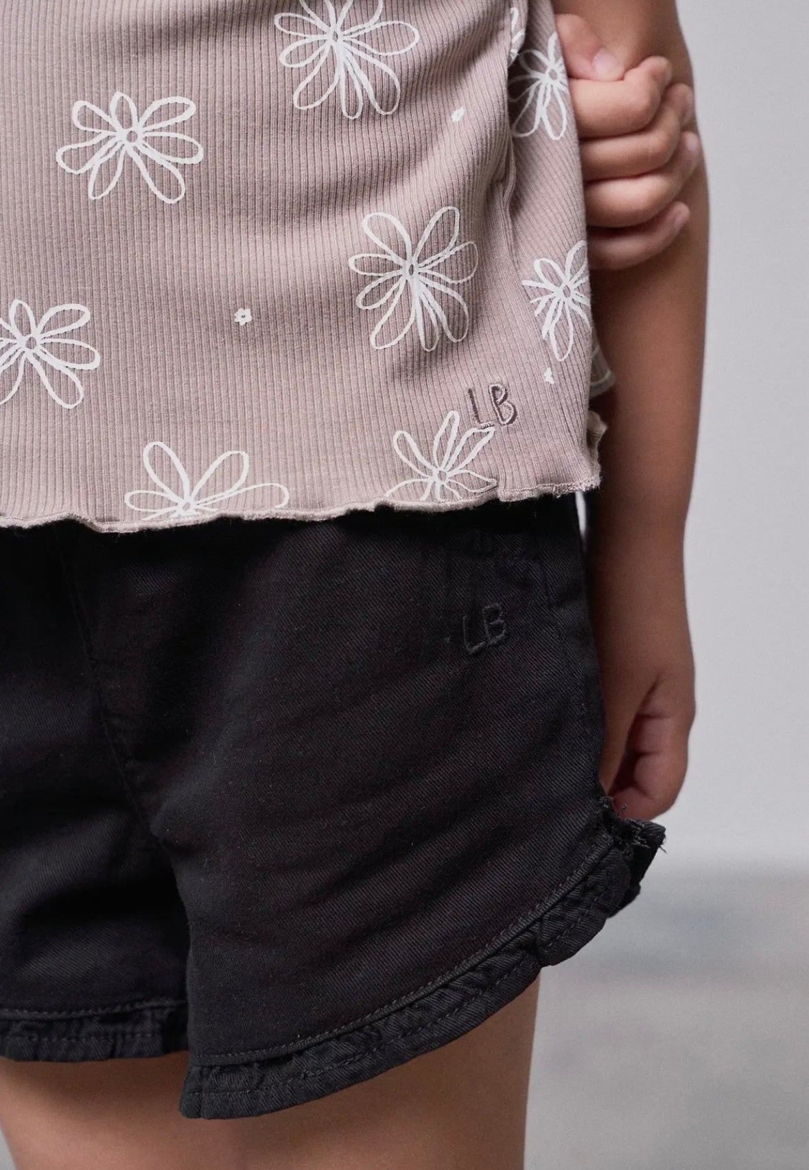LB Floral Ribbed Lettuce Trim Tee | Mushroom