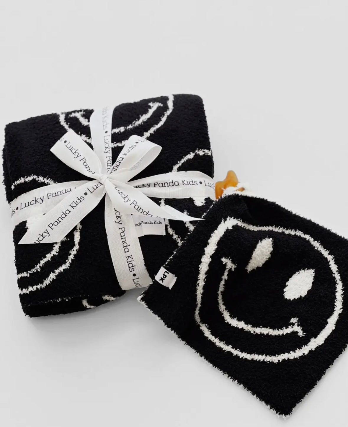 Fuzzy Blanket | Black Smiley